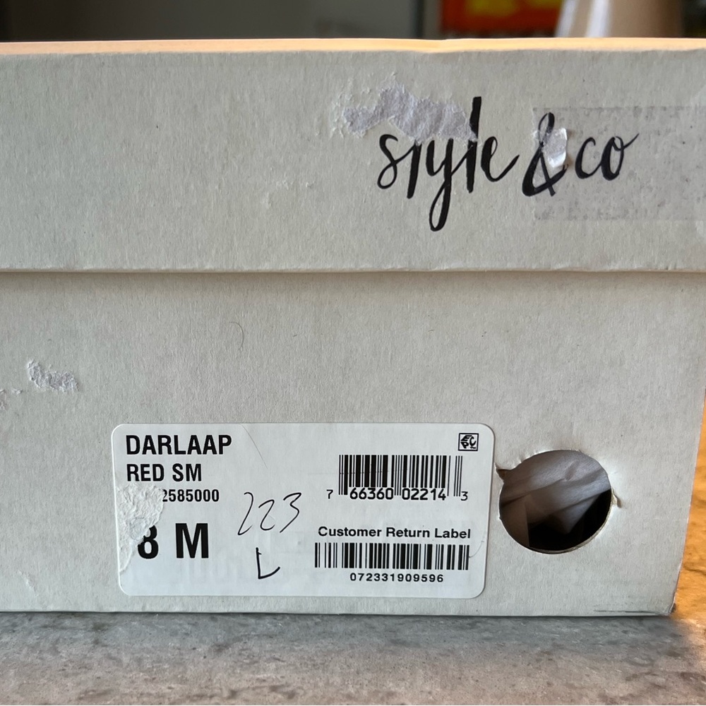 Style & Co “Darlaap” Red Sandals New in Box - Size 8 - Picture 6 of 6